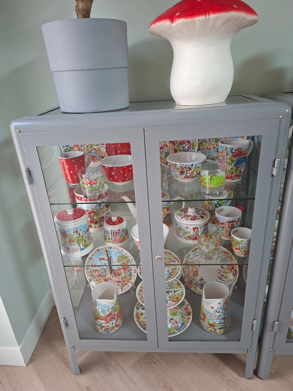 IKEA Fabrikör Vitrinekast Grijs, Ophalen, Met deur(en), 100 tot 150 cm, Industrieel, Modern