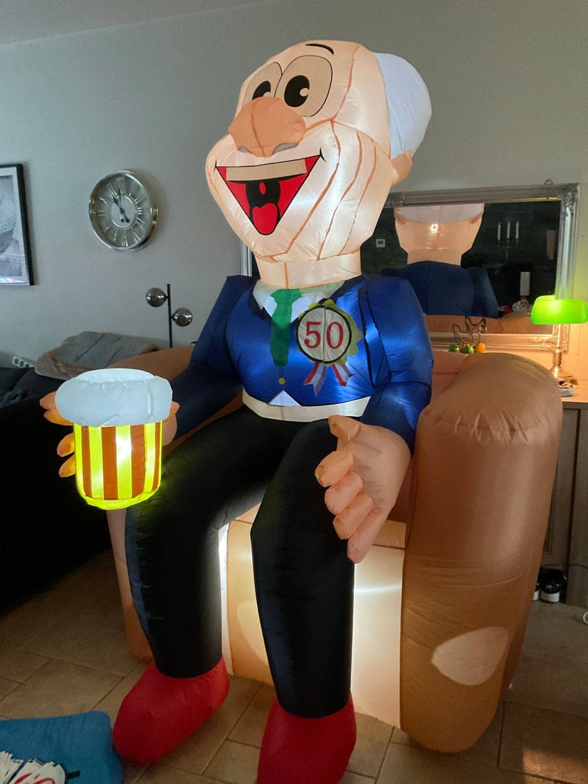 Nieuwe opblaasbare Abraham pop sofa met licht en motortje, Ophalen, Nieuw, Feestartikel, Abraham of Sarah