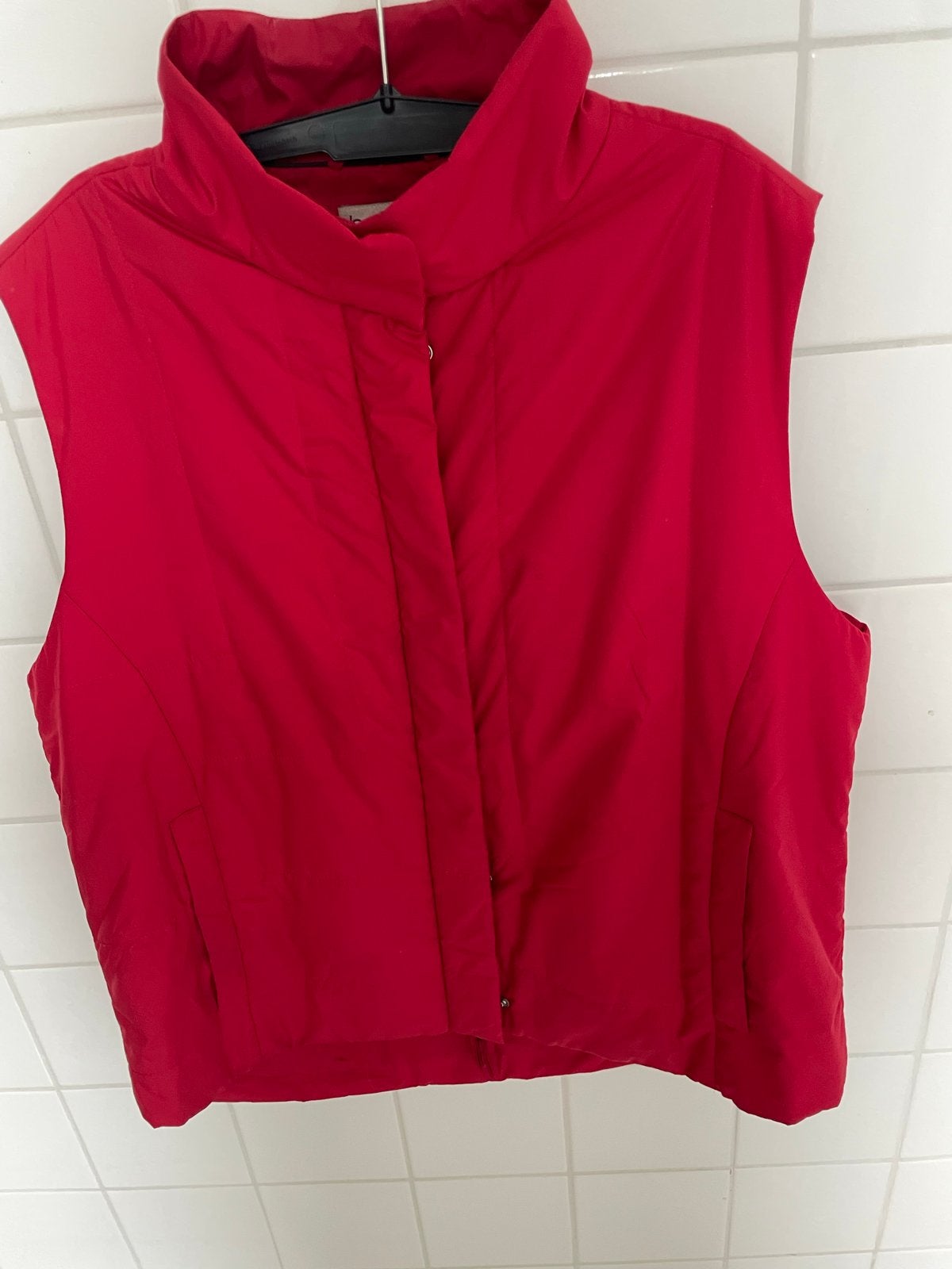 Rood gewatteerd bodywarmer van Bemore, maar Smaat S, Ophalen of Verzenden, Zo goed als nieuw, Maat 36 (S), Rood