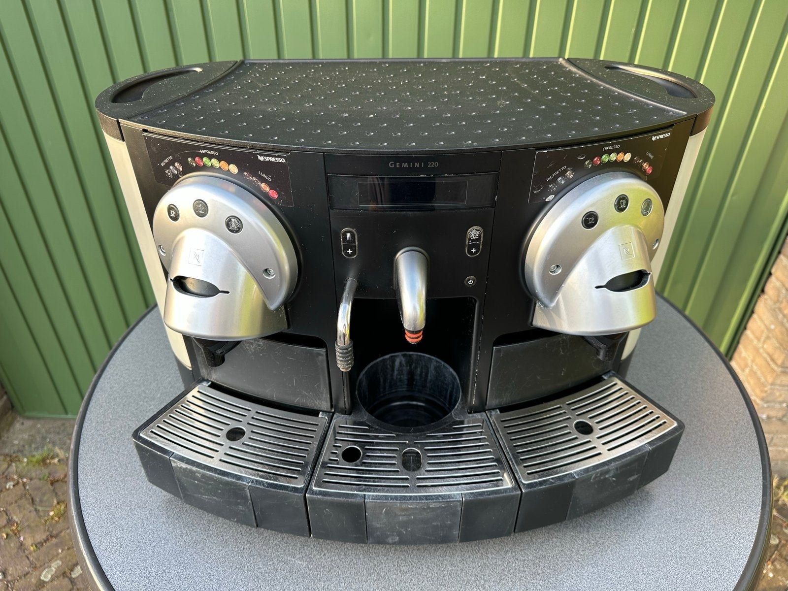 Nespresso Gemini 220 Professionele Koffiemachine, Ophalen, Koffiepads en cups, Gebruikt, 10 kopjes of meer