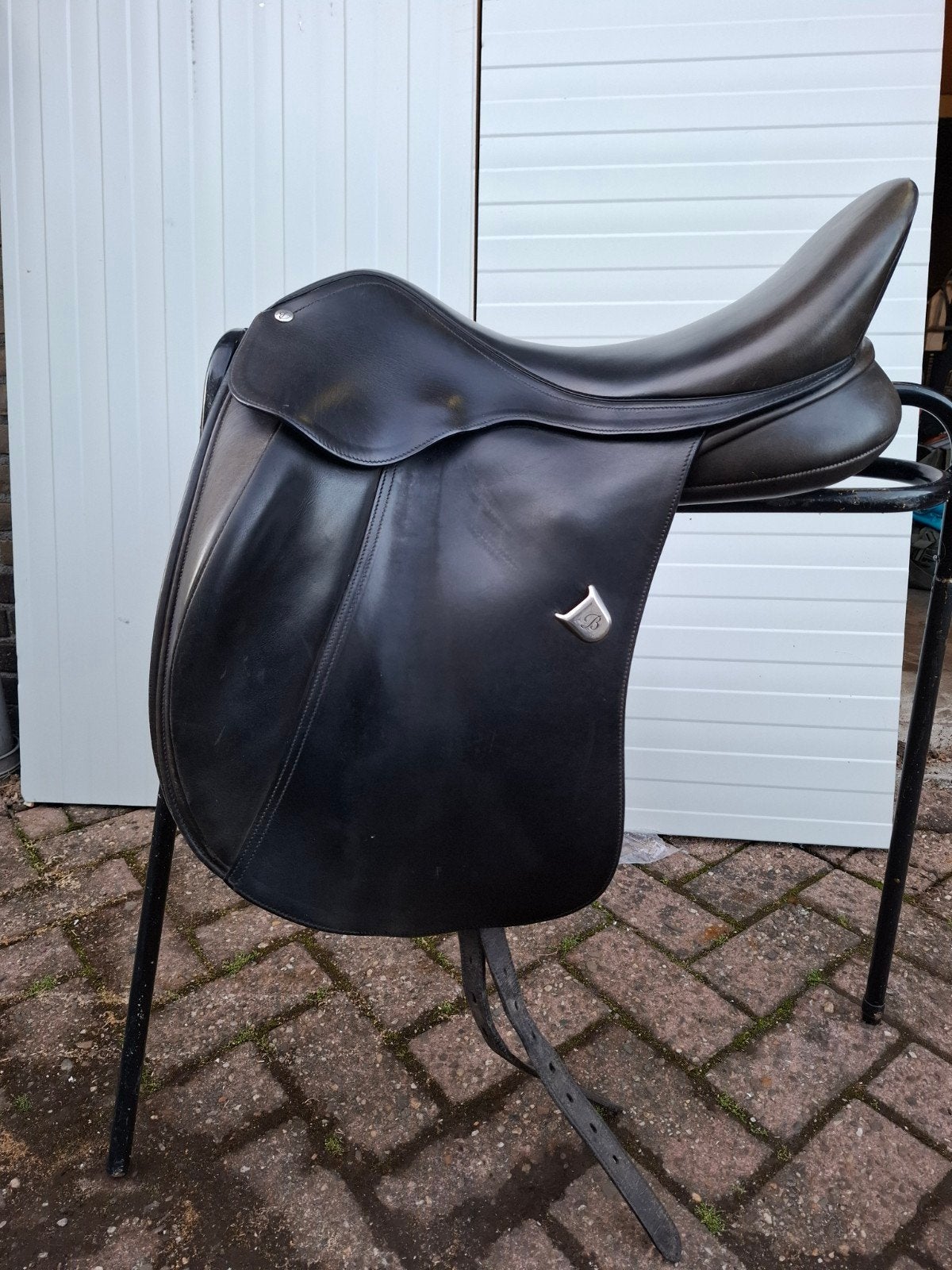Bates innova mono 18, Dieren en Toebehoren, Paarden en Pony's | Zadels, Dressuur, Ophalen of Verzenden