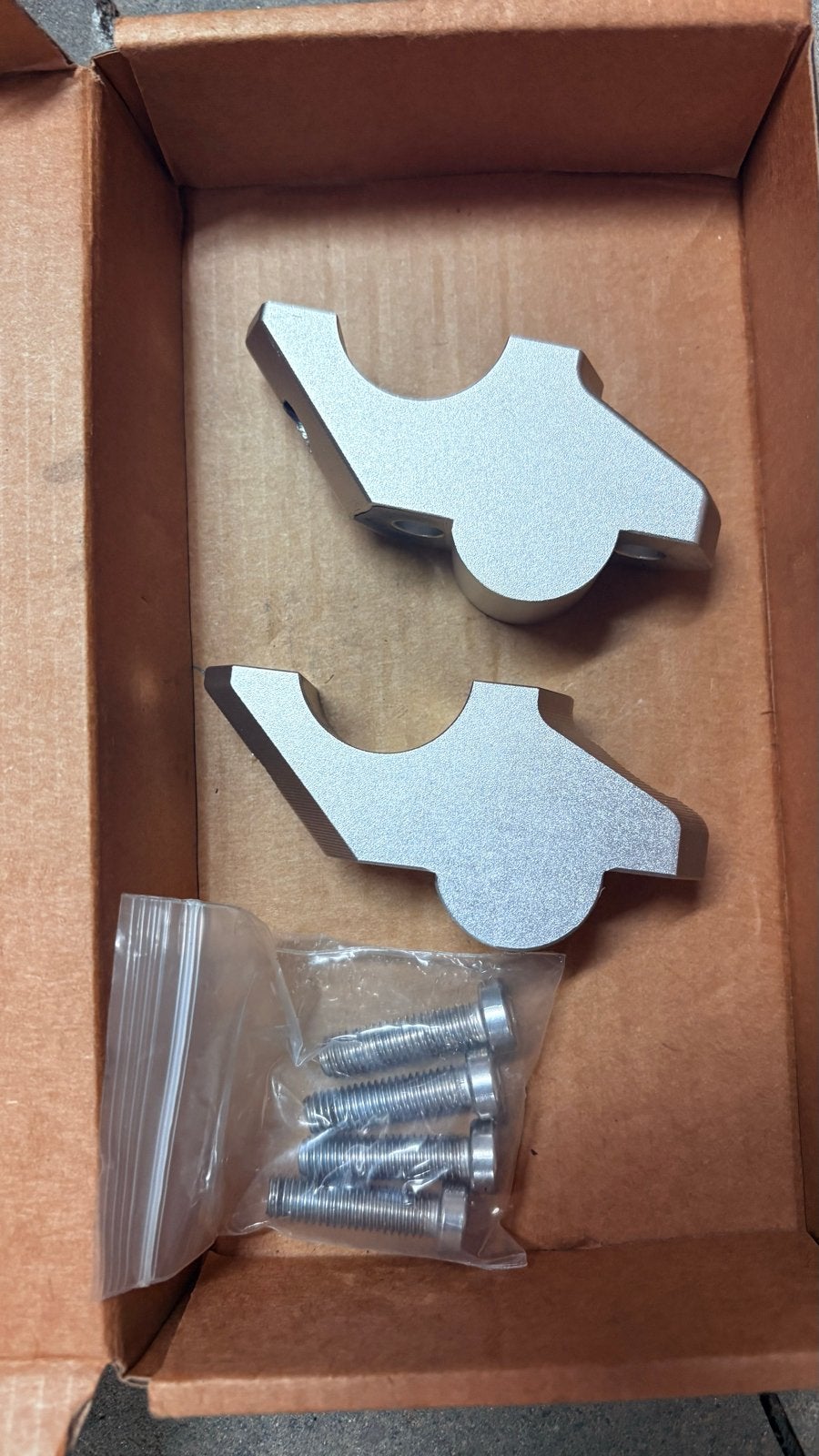 BMW F900R/XR Stuurverhoger Ergo 3cm omhoog, 2.5cm naar je to, Motoren, Ophalen of Verzenden, Nieuw