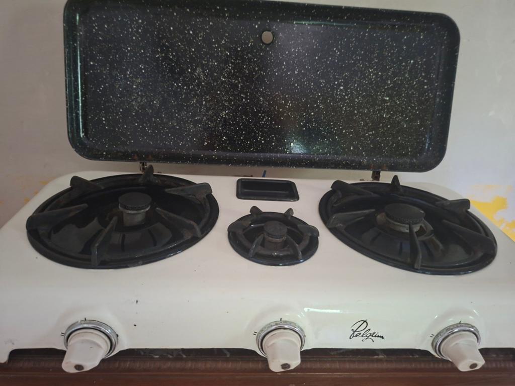 vintage Gasfornuis met 3 Kookzones - Wit, Gebruikt, Minder dan 85 cm, 3 kookzones of minder, Ophalen of Verzenden
