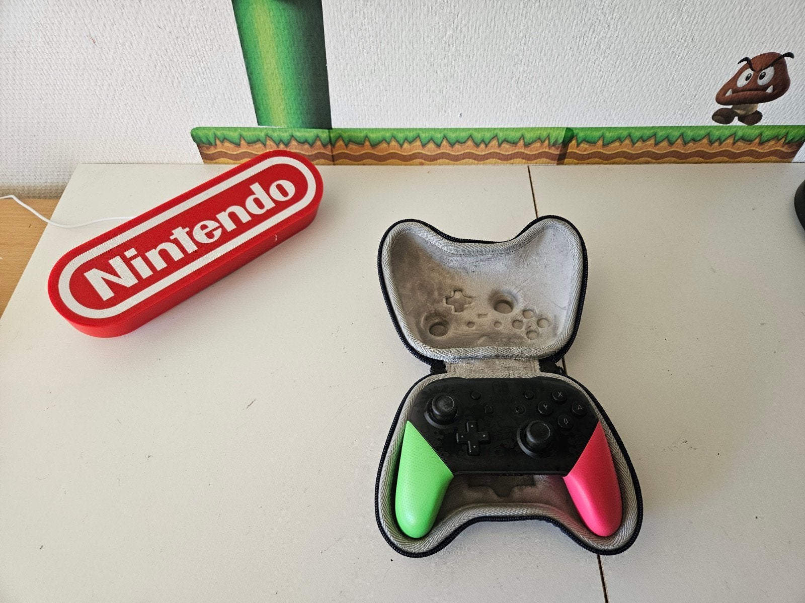 Nintendo Switch Pro Controller - splatoon Zwart/Neon, Gebruikt, Ophalen of Verzenden, 11-1 Kamitoba Hokodate-cho, Minami-ku, Kyoto 601-8501, Japan