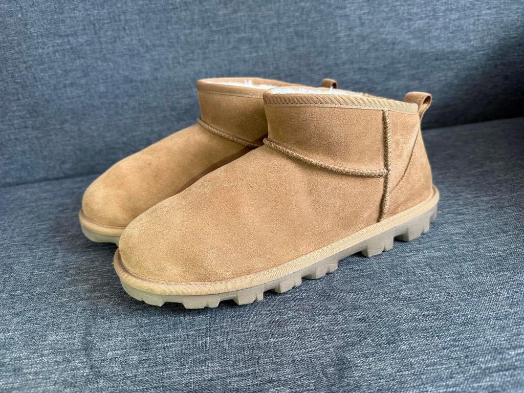 Nieuwe UGG korte laarzen - Maat 39 - Lichtbruin, Ophalen of Verzenden, Nieuw, Bruin, Lage of Enkellaarzen