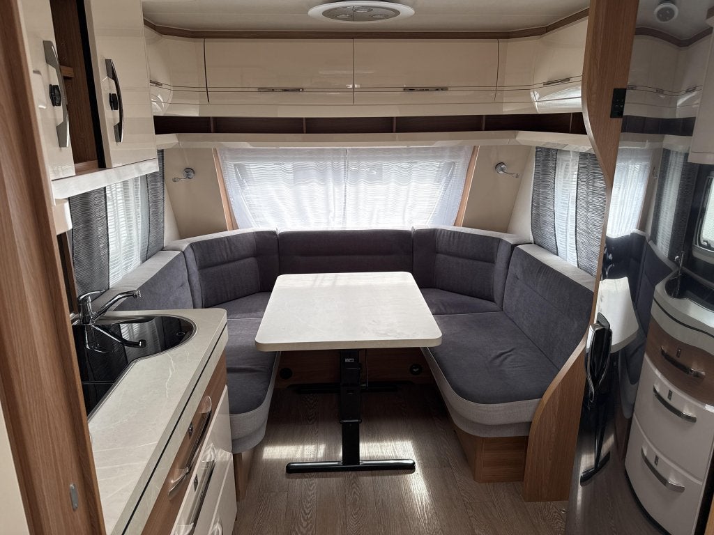 Hobby Excellent 560 WFU Luifel/Mover/fietsdrager, Caravans en Kamperen, Rondzit, Hobby, Bedrijf, Overige typen