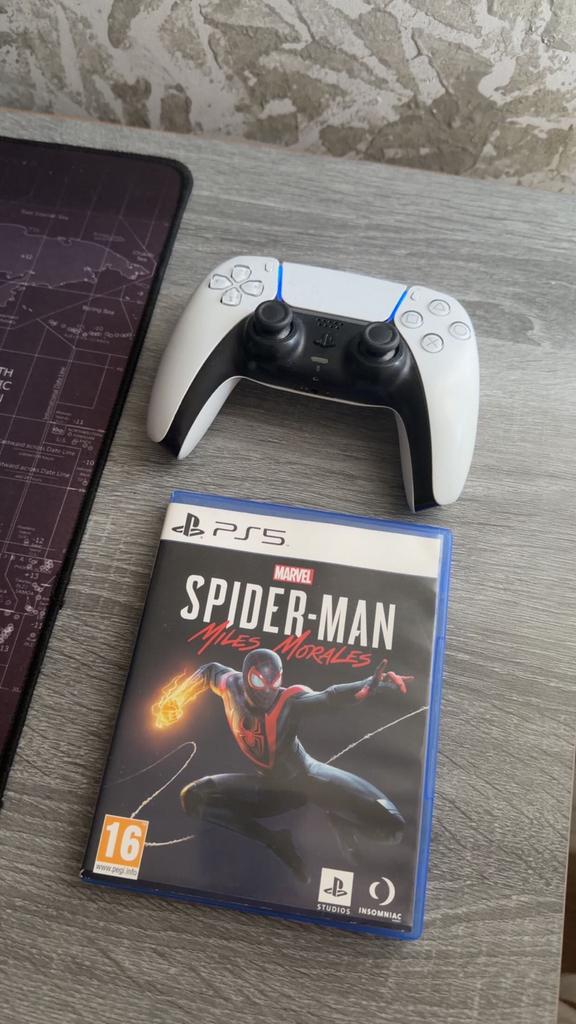 ps5 controller + spiderman miles morales, Spelcomputers en Games, Spelcomputers | Sony PlayStation 5, Ophalen, Gebruikt