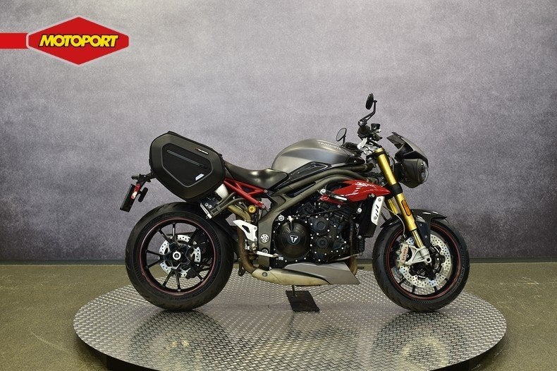 Triumph SPEED TRIPLE R (bj 2016), Motoren, Motoren | Triumph, Triumph Motocycles, Bedrijf, Triumph.Benelux@triumph.co.uk, De Droogmakerij 40A
1851 LX   Heiloo, NL