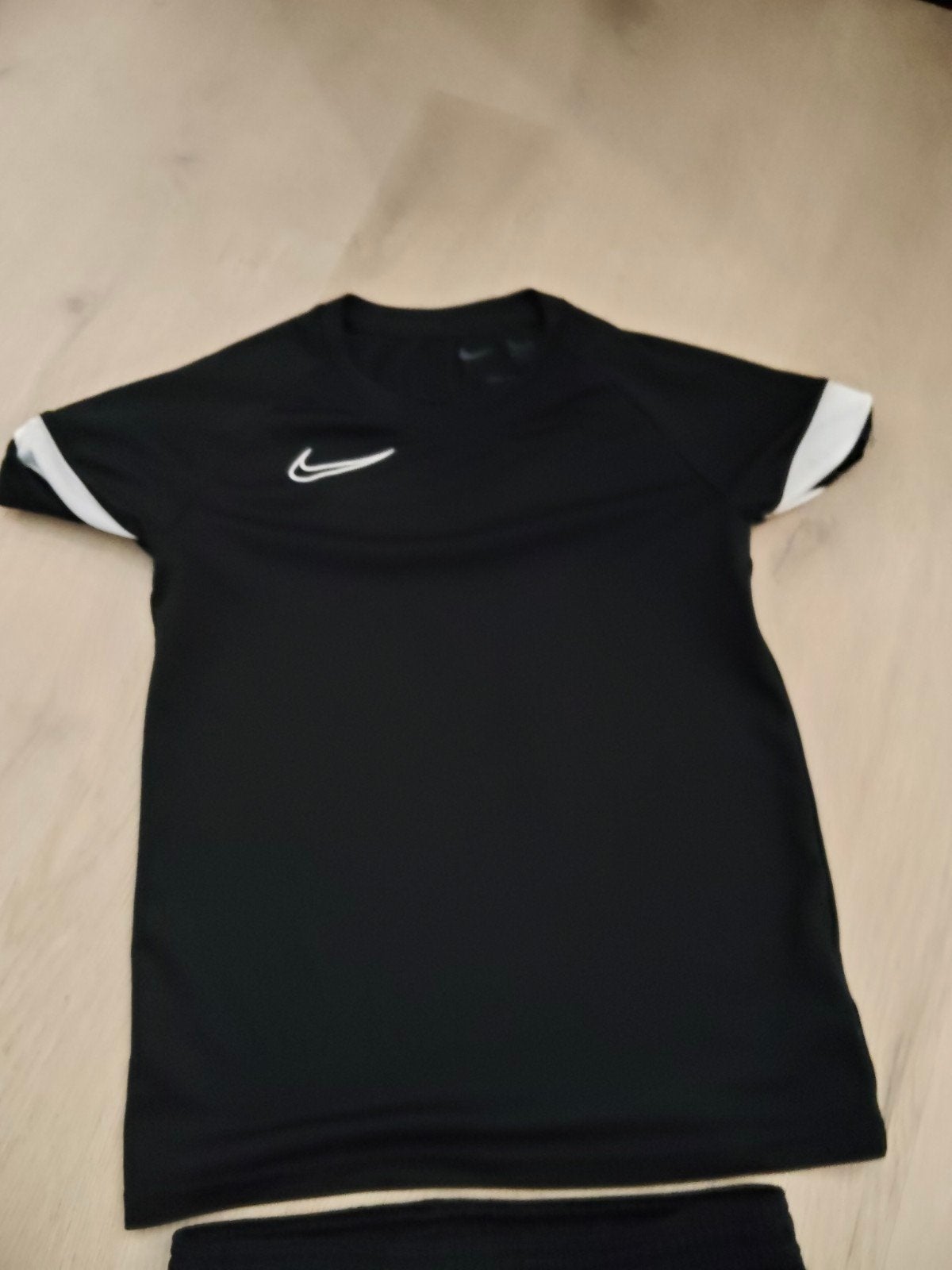 Nike Dri-FIT voetbalset voor kinderen - Zwart, Kinderen en Baby's, Kinderkleding | Overige, Ophalen of Verzenden, Zo goed als nieuw