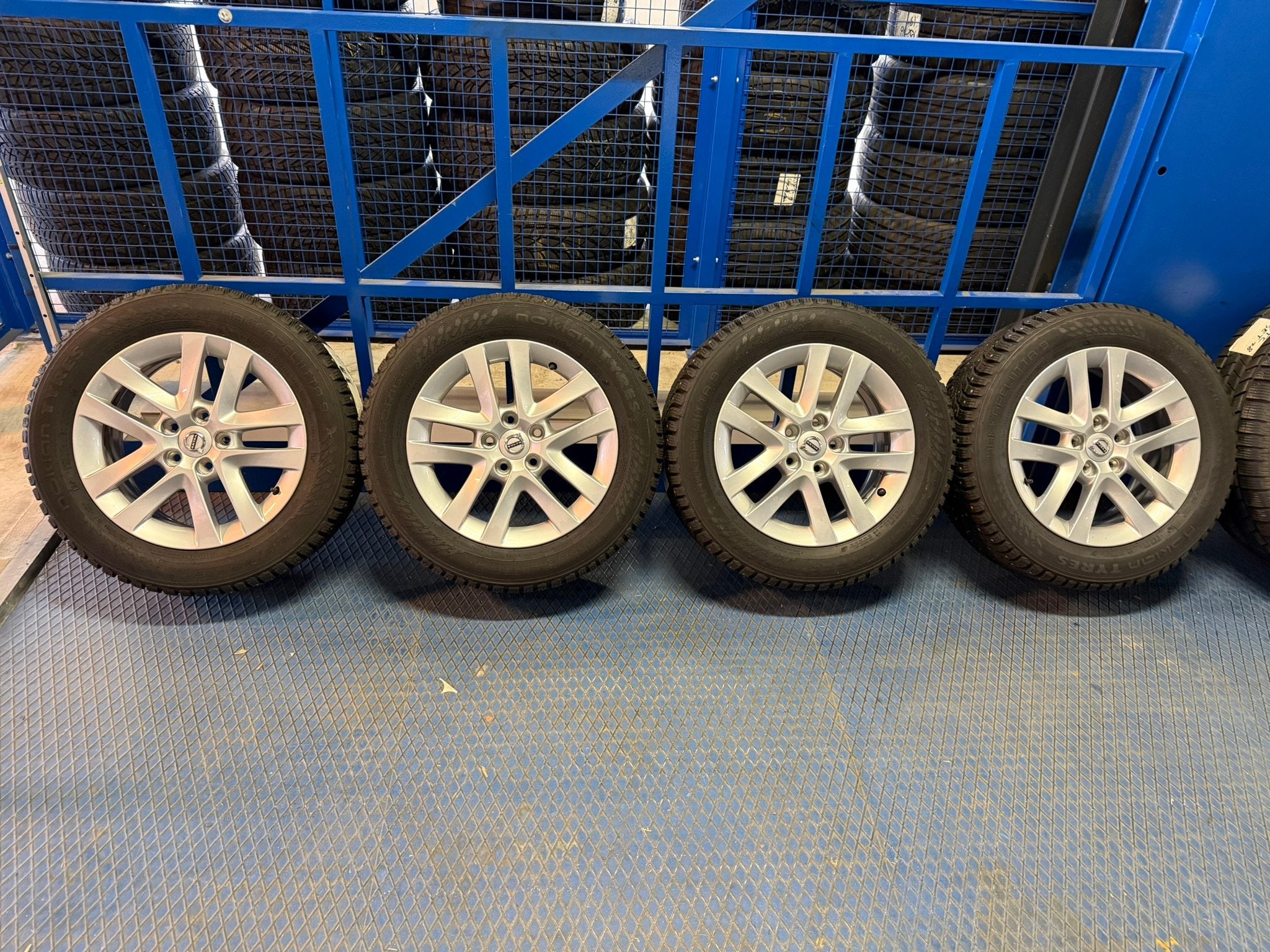 16'' 5-dubbel spaaks - V60 - Nokian Hakkapeliitta - 215/55 R