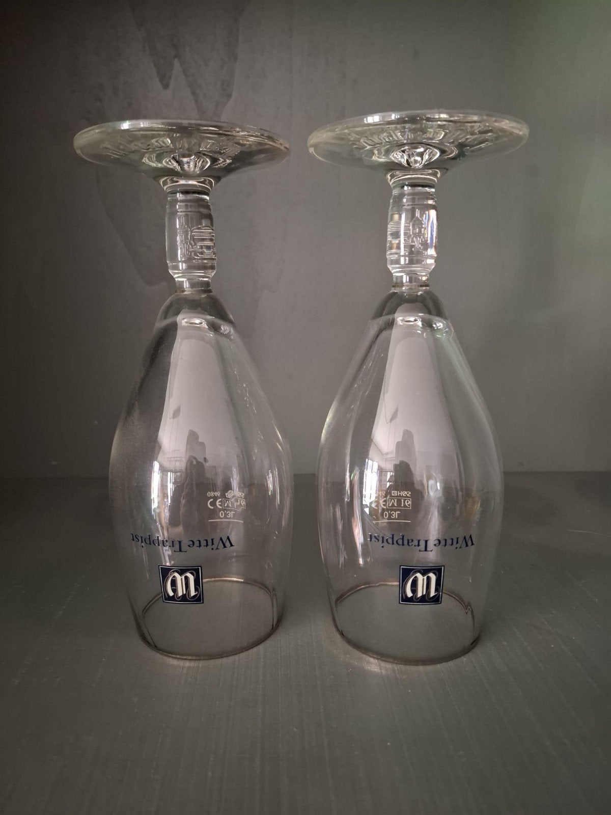 La Trappe witte trappist bierglazen (2 stuks), Ophalen of Verzenden, Zo goed als nieuw, Bierglas