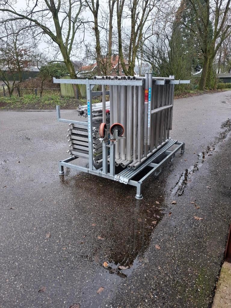 rolsteiger, Doe-het-zelf en Verbouw, Steigers, Gebruikt, Rolsteiger of Kamersteiger, 5 meter of hoger, Ophalen