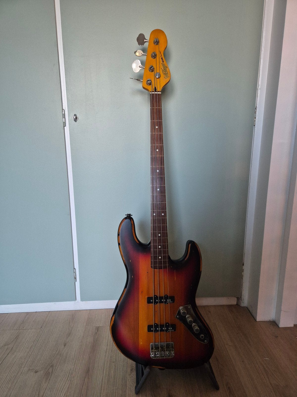 vintage icon fretless, Ophalen, Zo goed als nieuw, Elektrisch, Fretloos