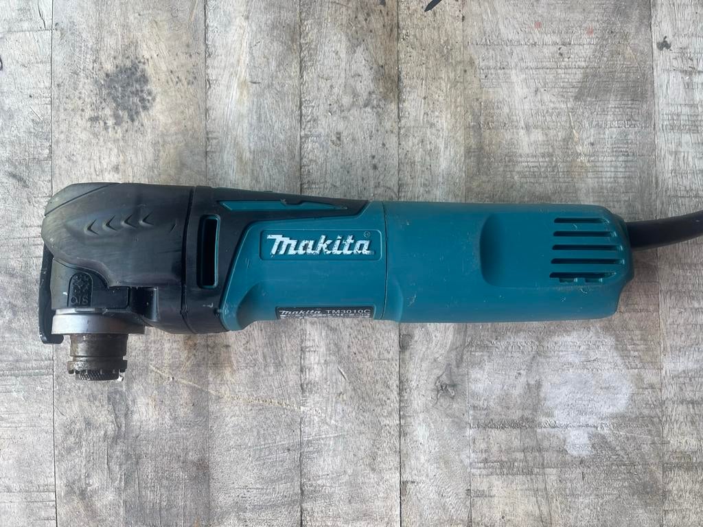 Makita multitool, Ophalen of Verzenden, Zo goed als nieuw, Minder dan 700 watt, Overige typen