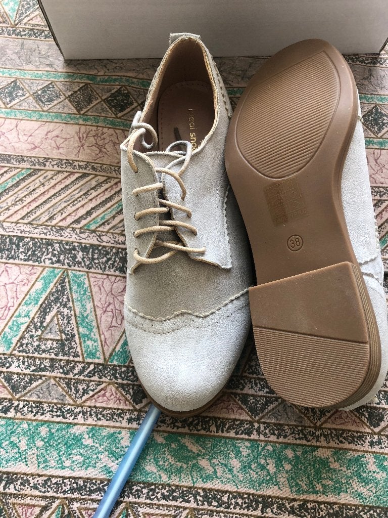 nieuwe schoenen in doos merk schoenen veter schoenen, Kleding | Dames, Ophalen of Verzenden, Nieuw, Grijs, Wandelschoenen