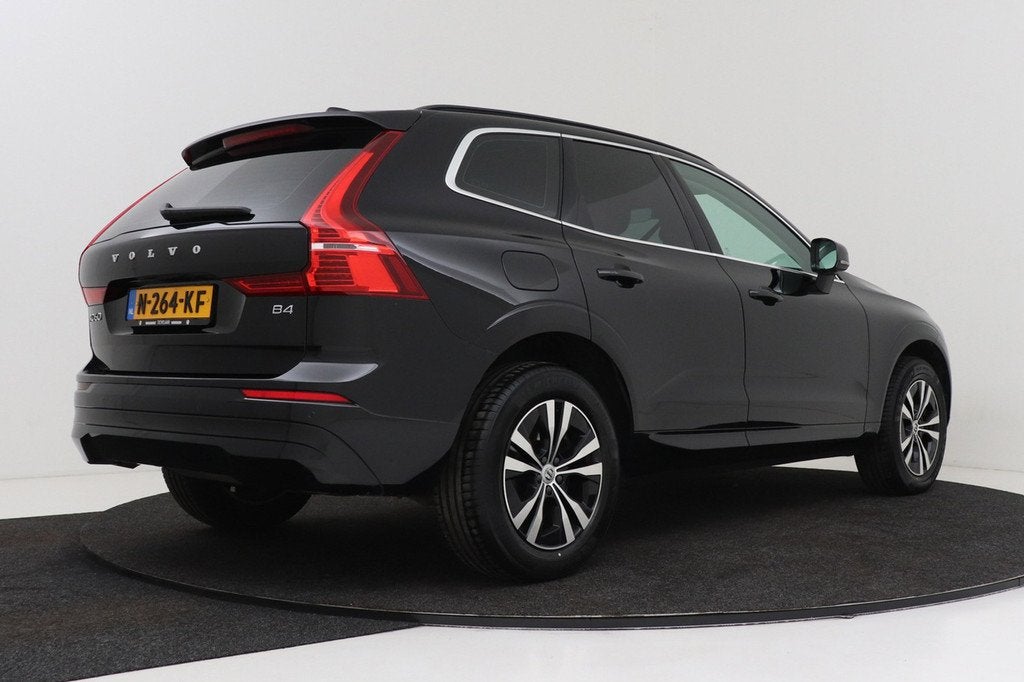 Volvo XC60 2.0 B4 Momentum Business | Org NL | Digital Cockp, Auto's, Volvo, Gebruikt, Euro 6, 4 cilinders, Zwart