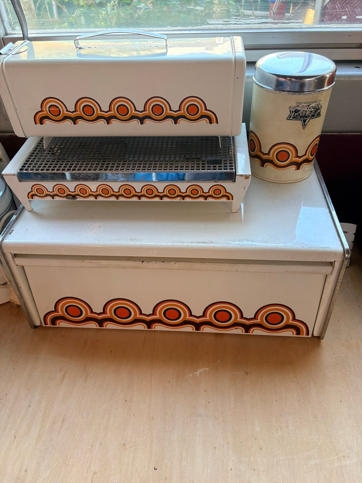 Brabantia jaren '70 set: broodtrommel, theedoos, warmhoudpla, Ophalen, Gebruikt, Metaal, Brabantia