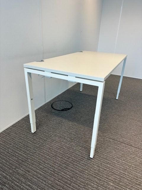 Haworth bureau met knop en kabelgoot 120x60xH64-84 cm, 10st, Gebruikt, 120 cm, Metaal, Ophalen of Verzenden