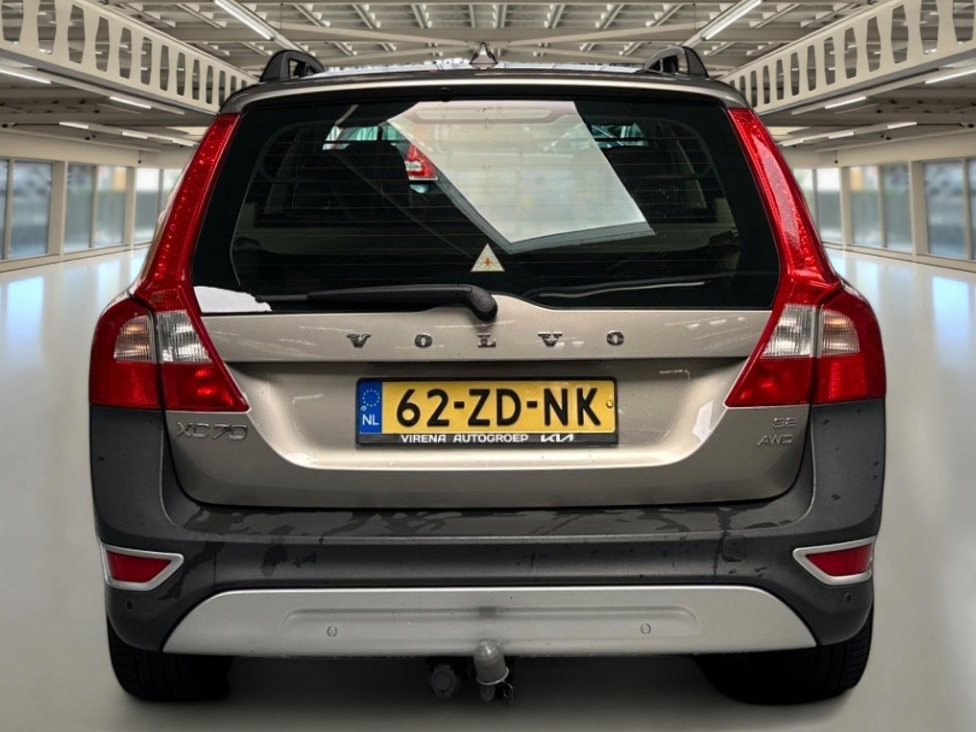 Volvo XC70 3.2 Summum Zeer nette en top onderhouden XC70, Hi, Auto's, Automaat, 238 pk, Automatische klimaatregeling, XC70