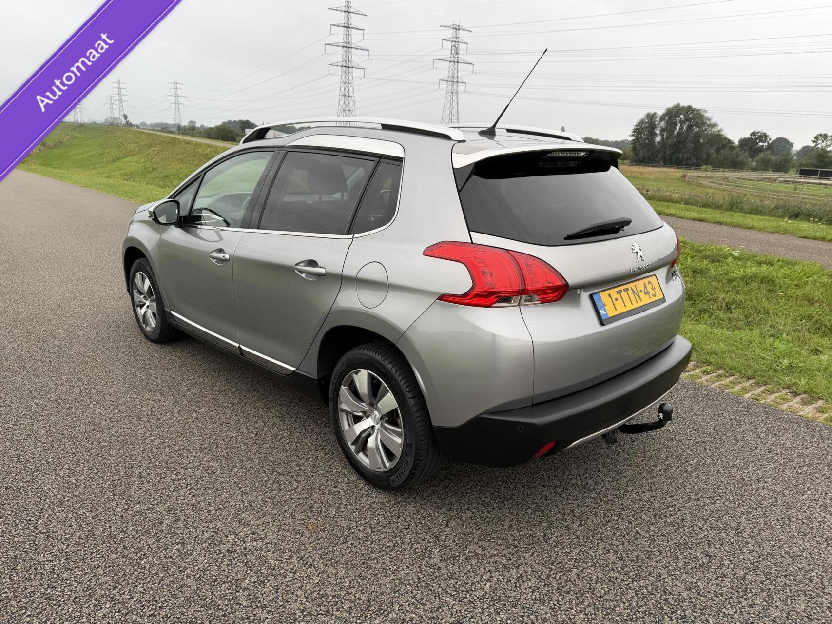 Peugeot 2008 1.2 VTi Allure Pack Premium Plus AUTOMAAT, PANO, Auto's, Peugeot, Euro 5, 450 kg, 1199 cc, Met garantie (alle)