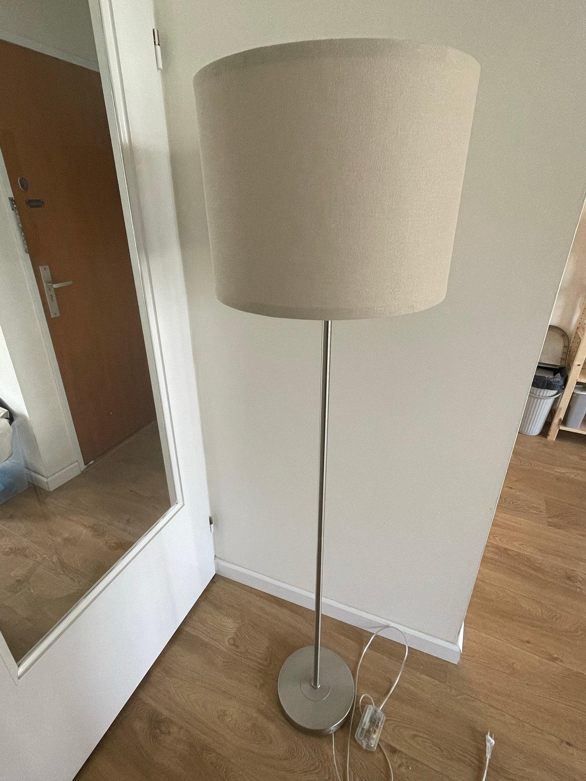 Staande lamp met beige kap, 160cm, verstelbaar/dimlicht, Ophalen, Zo goed als nieuw, 150 tot 200 cm