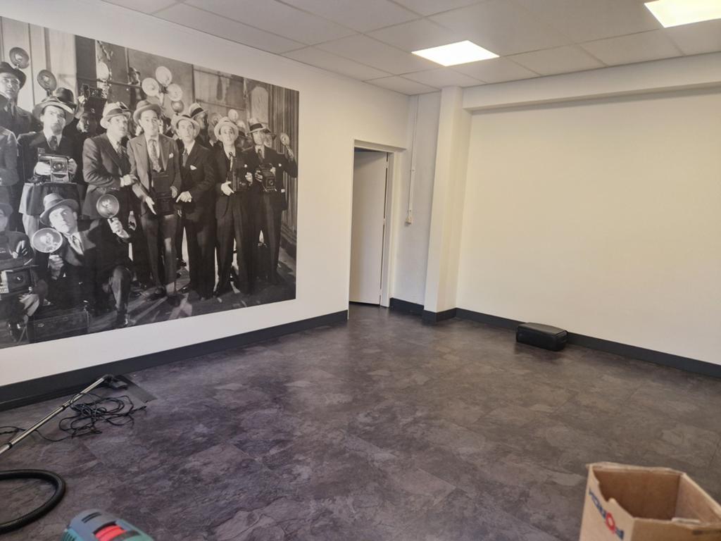 Mooie ruimte te huur, hartje Dokkum 30 m2, Ophalen, Laminaat