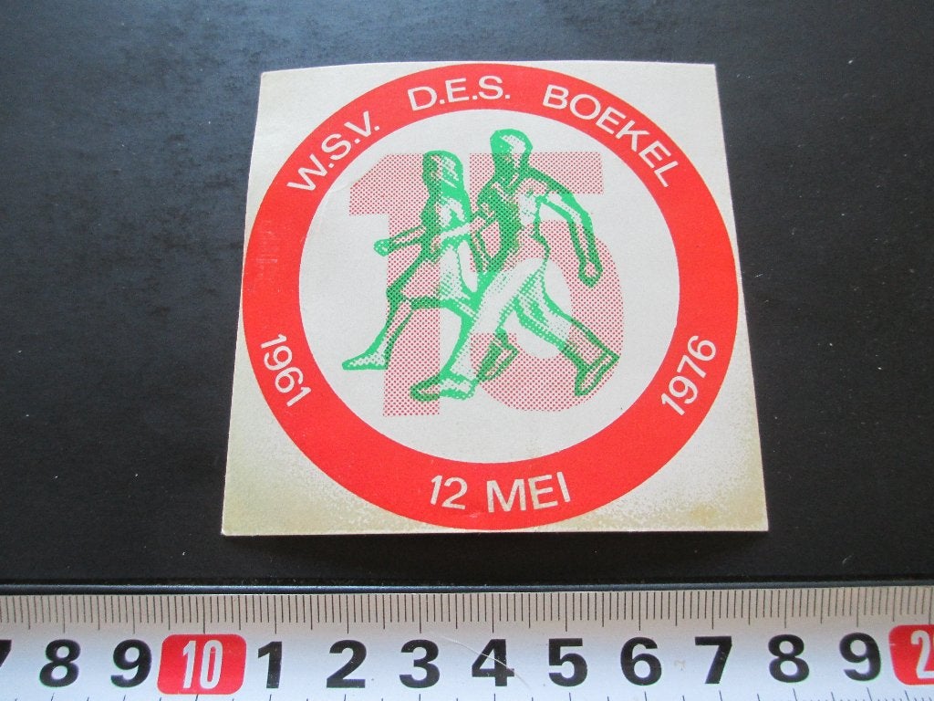 sticker W,S,V, D.E.S. Boekel 1961 1976 15 jaar wandelsport, Verzamelen, Stickers, Ophalen, Zo goed als nieuw