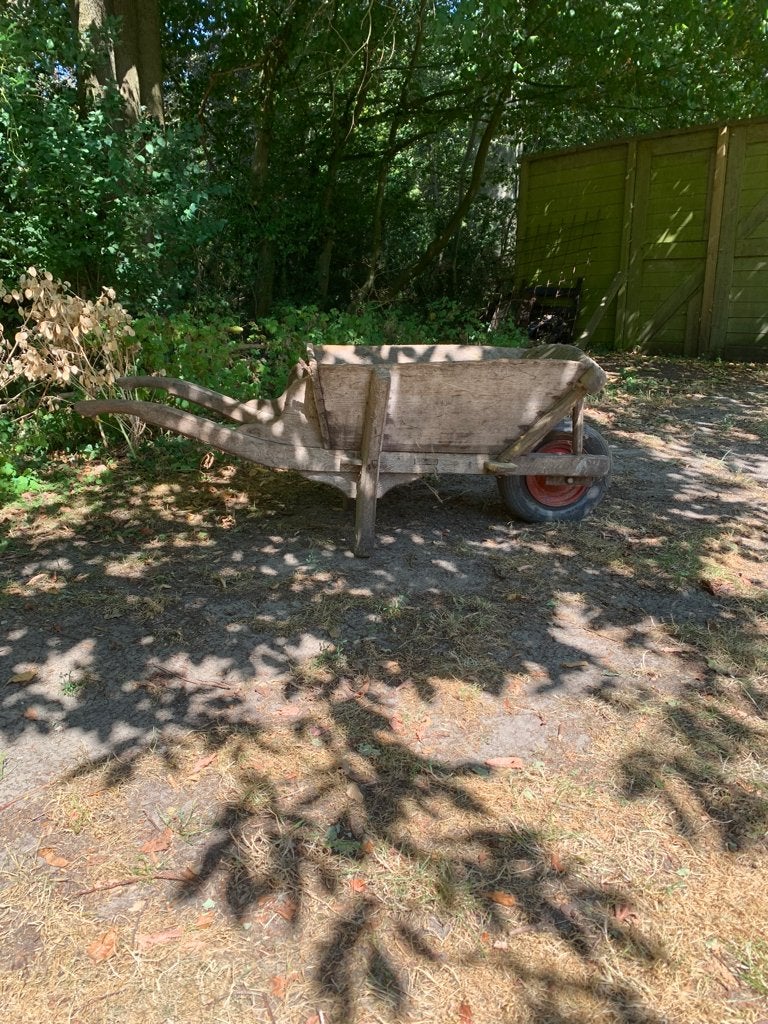 antieke kruiwagen, Ophalen, Gebruikt, Handmatig, Eenwielig