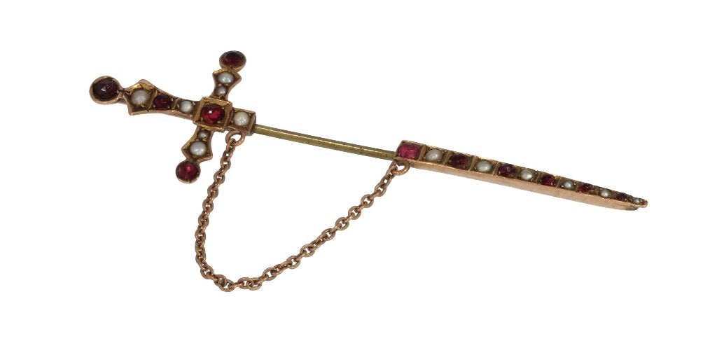 Zwaard broche antiek goud Engeland parels granaat fraai, Ophalen of Verzenden, Goud, Broche, Met edelsteen