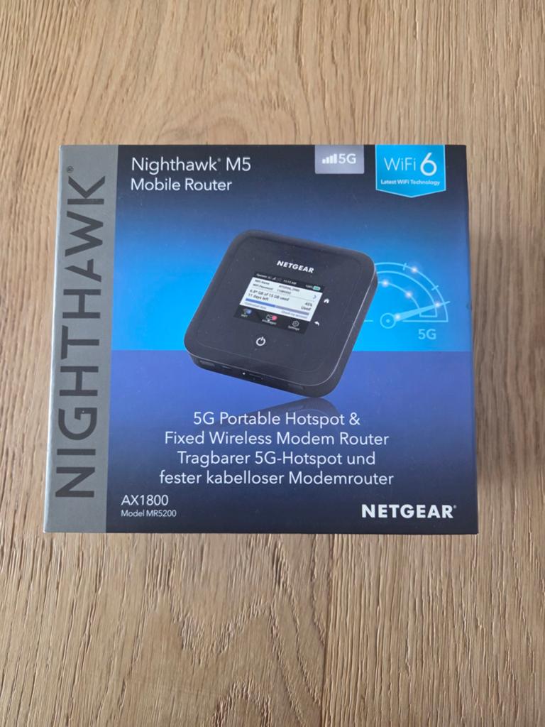 Netgear nighthawk M5 mobile router nieuw, Computers en Software, Routers en Modems, Zo goed als nieuw, Ophalen of Verzenden