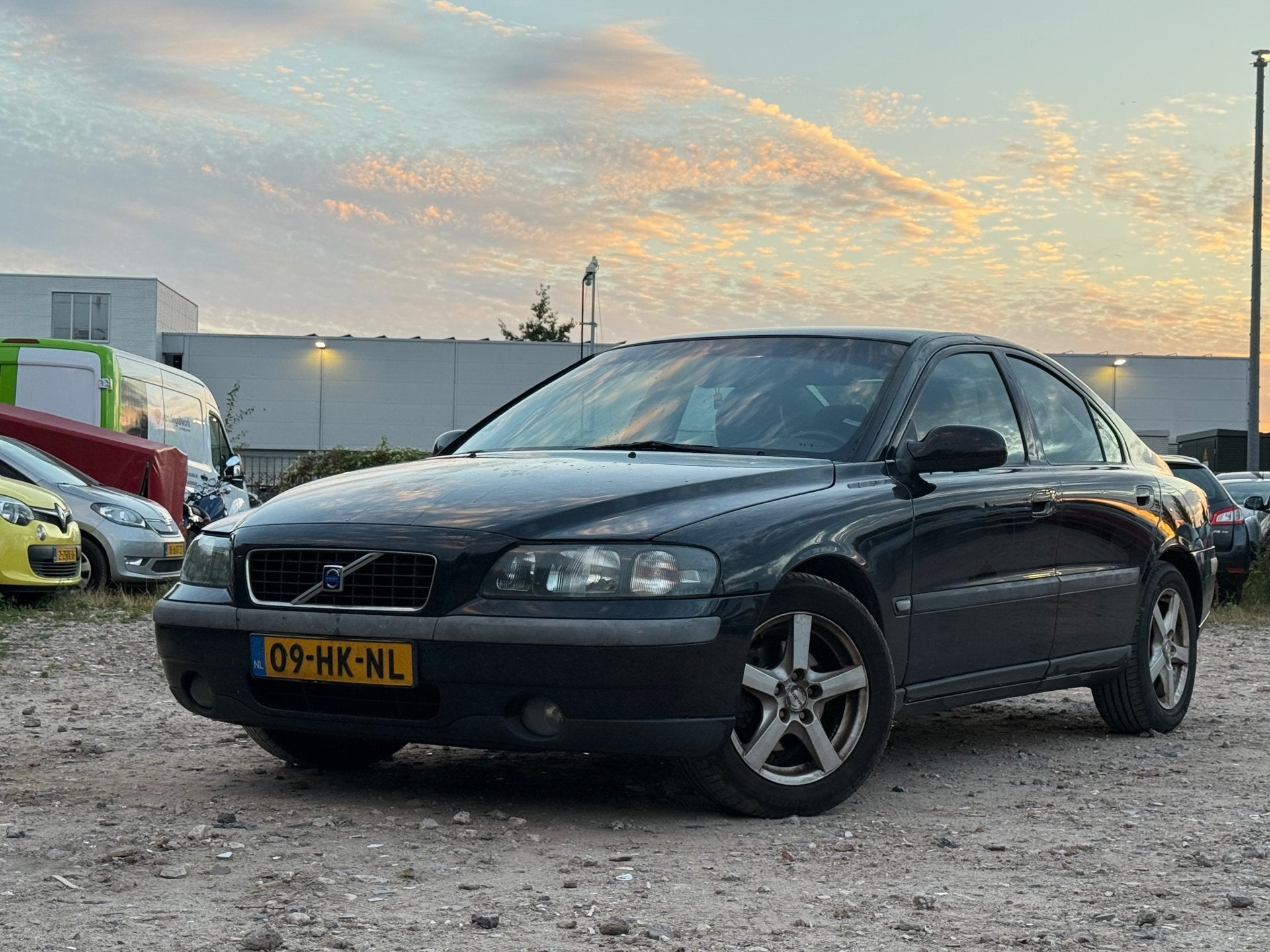 Volvo S60 2.4/ RIJDT PERFECT/ MOTOR GOED, Auto's, Volvo, Voorwielaandrijving, Gebruikt, S60, Zwart