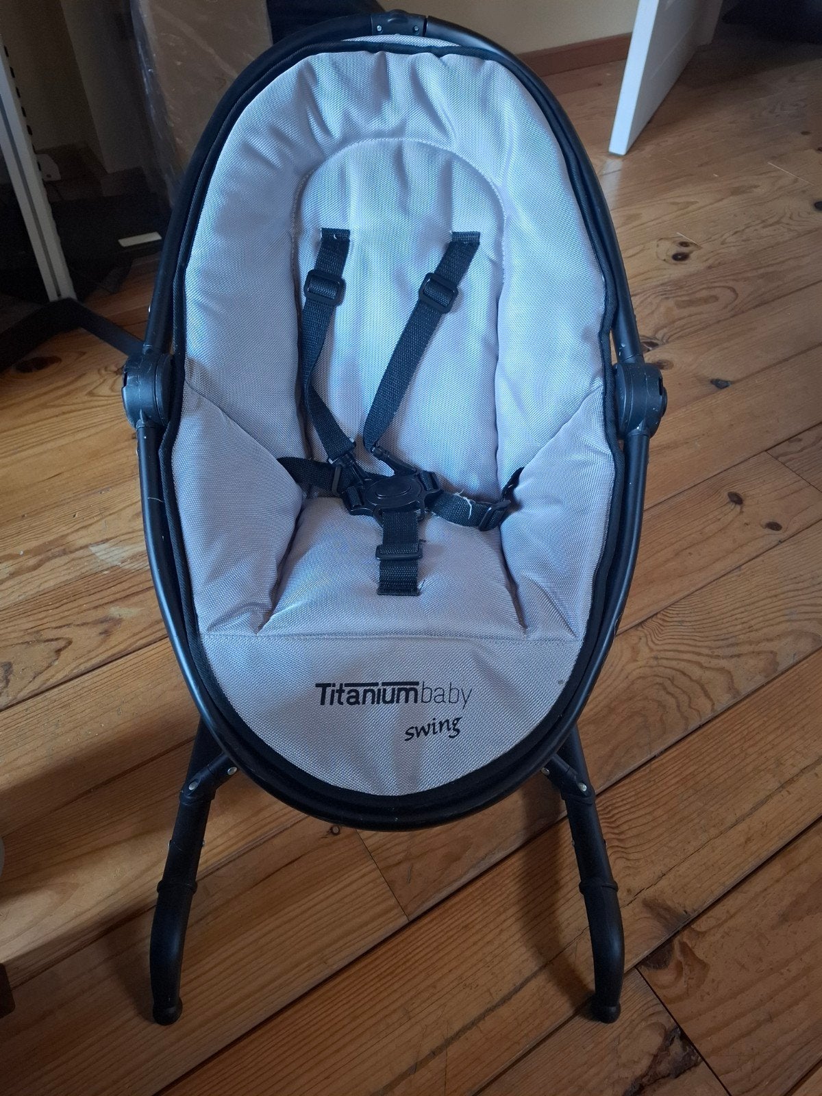 Titaniumbaby Swing Baby Wiegje/Schommelstoel, Ophalen