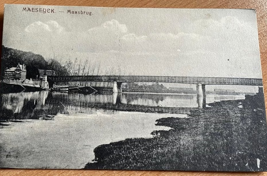Oude ansichtkaart van Maaseik (Maeseyck) - Maasbrug, Verzamelen, Ophalen of Verzenden, Voor 1920, Gelopen