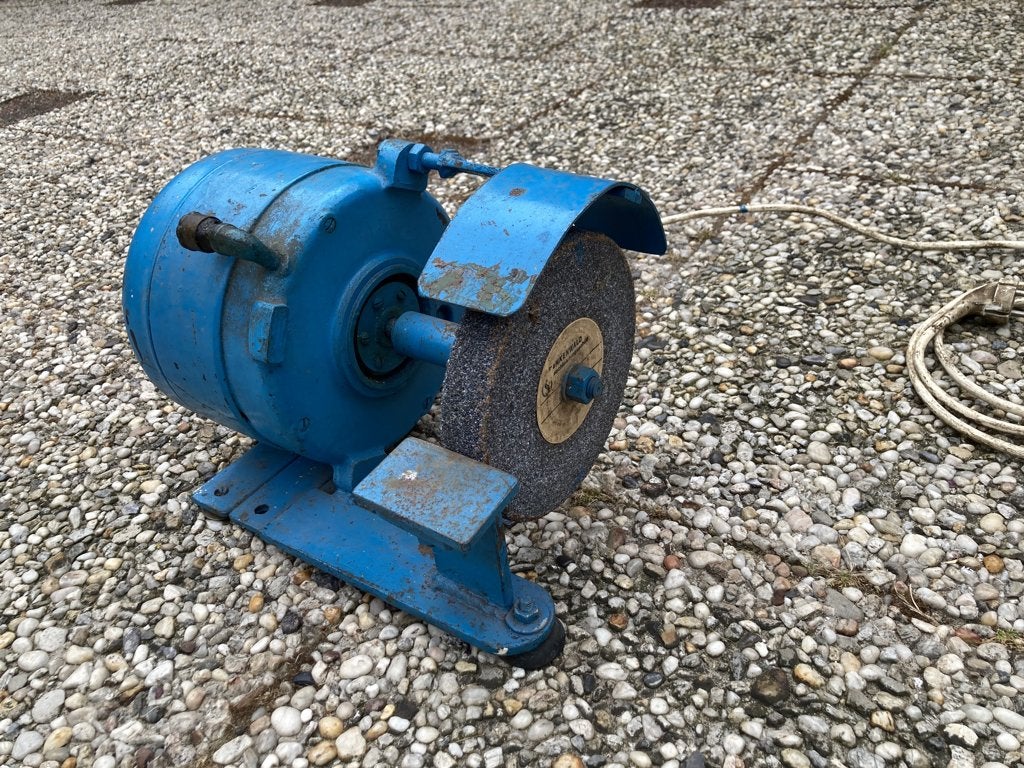 Degelijke werkbankslijpmachine, doorsnede 17 cm, Ophalen, Gebruikt, 700 tot 1000 watt, Werkbankslijpmachine