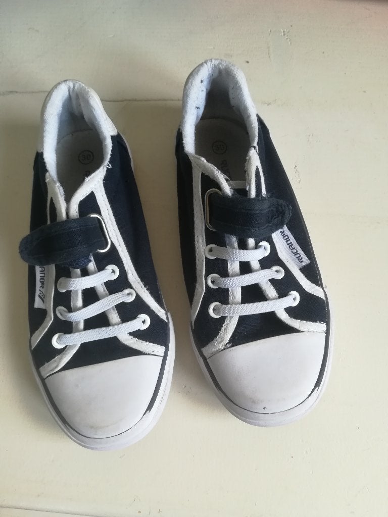 Gymschoenen maat 30 rucanor, Kinderen en Baby's, Kinderkleding | Schoenen en Sokken, Ophalen of Verzenden, Zo goed als nieuw, Jongen of Meisje