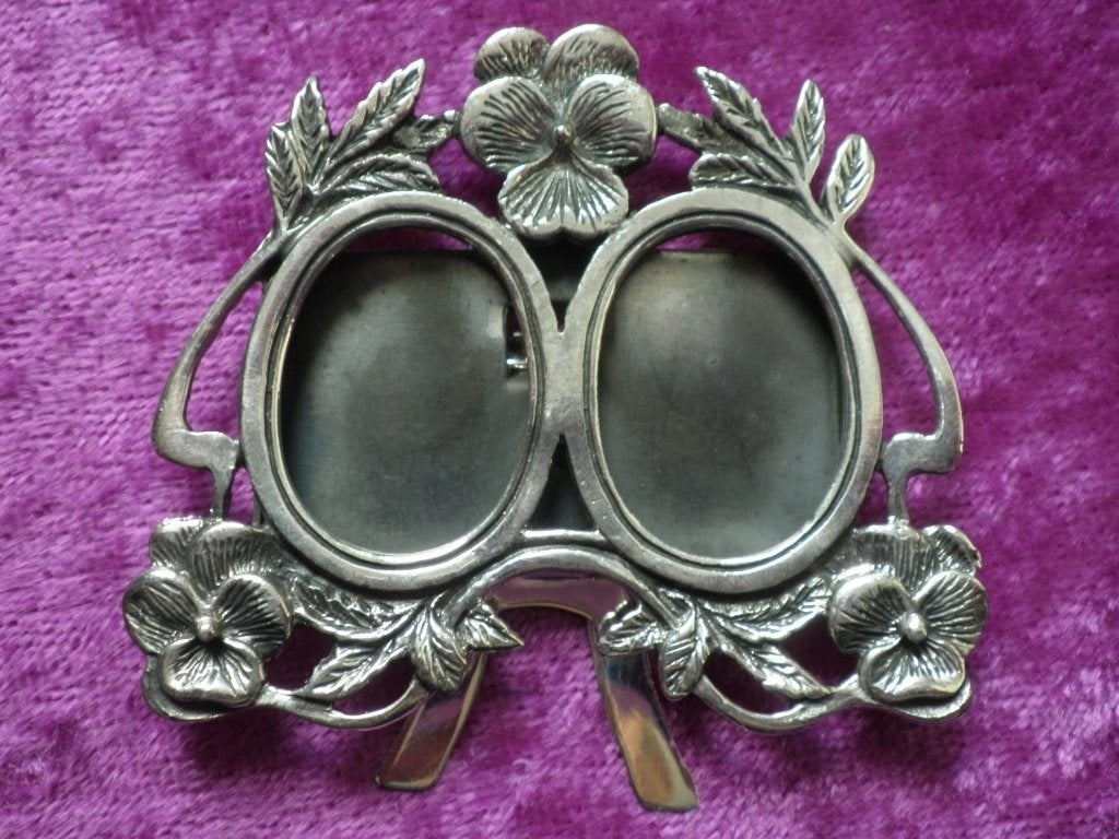 Mooi dubbel Zilver Jugendstil Fotolijstje met viooltjes, Antiek en Kunst, Verzenden, Zilver