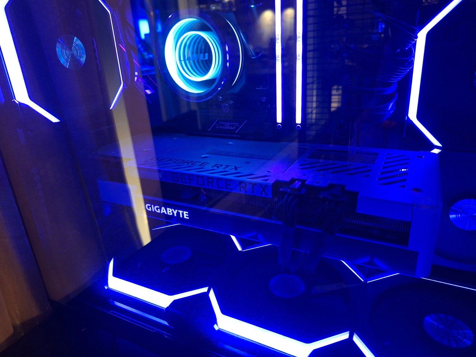 Gigabyte 3070 ti white, 1 speler, Ophalen of Verzenden, Zo goed als nieuw, Vanaf 3 jaar