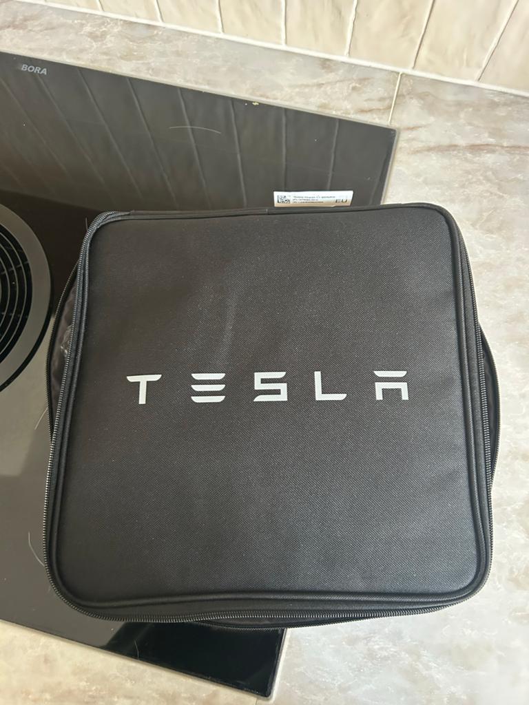 Tesla mobiele oplaadkit schuko NIEUW, Auto diversen, Laadpalen, Nieuw, Laadkabel, Ophalen of Verzenden
