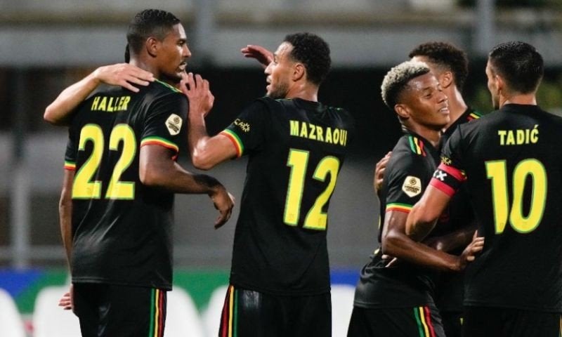 Ajax shirt Bob marley gezocht, Ophalen of Verzenden, Zo goed als nieuw, Ajax, Shirt