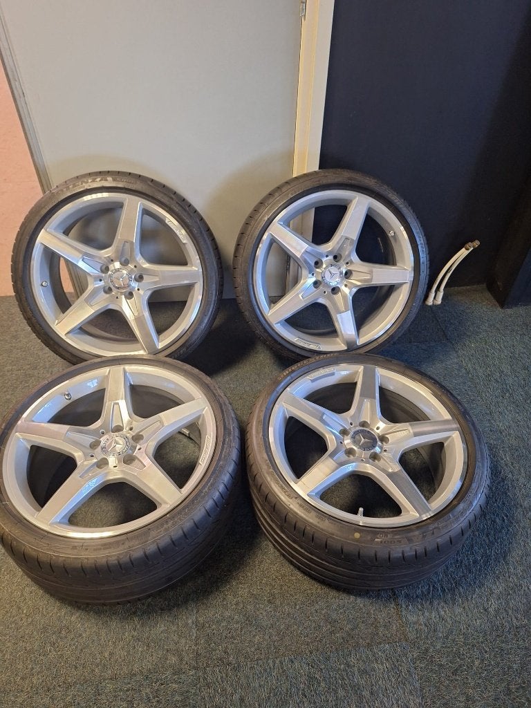 Originele Mercedes AMG Velgen en Banden 20 inch breedset, Auto-onderdelen, Banden en Velgen, Overige, Gebruikt, Banden en Velgen