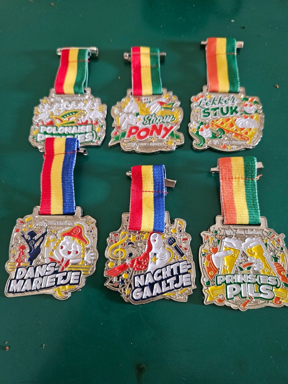 Carnavalsmedailles - Set van 6 unieke ontwerpen, Verzamelen, Verzenden, Zo goed als nieuw