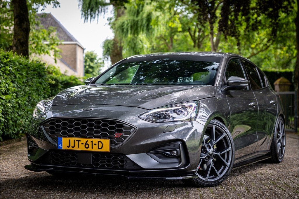 Ford Focus 2.3 EcoBoost ST-3 Bang & Olufsen Milltek Head Up, 1408 kg, 4 cilinders, 2300 cc, Bedrijf