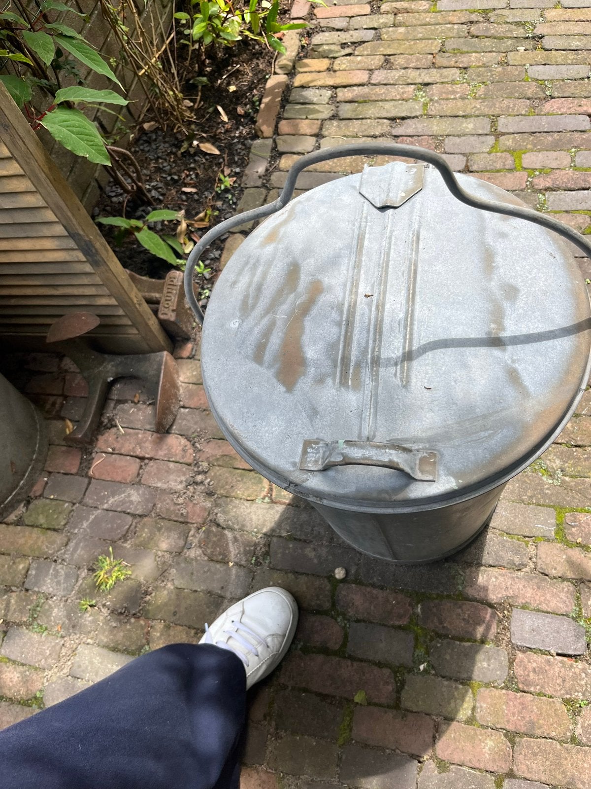 Vuilnisbak, 40 liter of meer, Ophalen, Gebruikt, Minder dan 50 cm