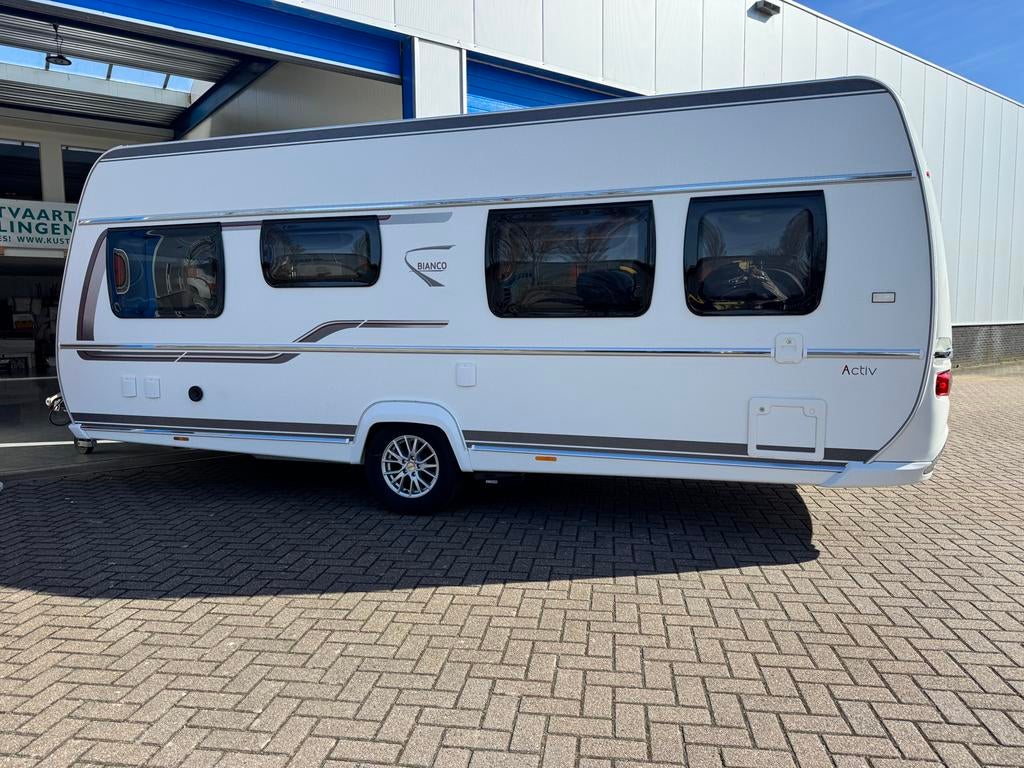 Zeer mooie Fendt Bianco Activ 515 SD uit 2021, Caravans en Kamperen, Caravans, Particulier, tot en met 4, 1250 - 1500 kg, Rondzit