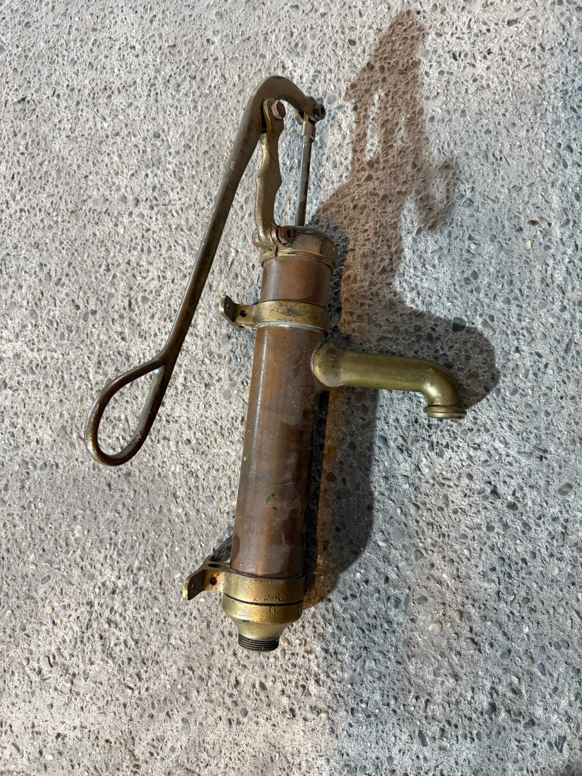 Antieke koperen handpomp / waterpomp Wigo, Antiek en Kunst, Ophalen