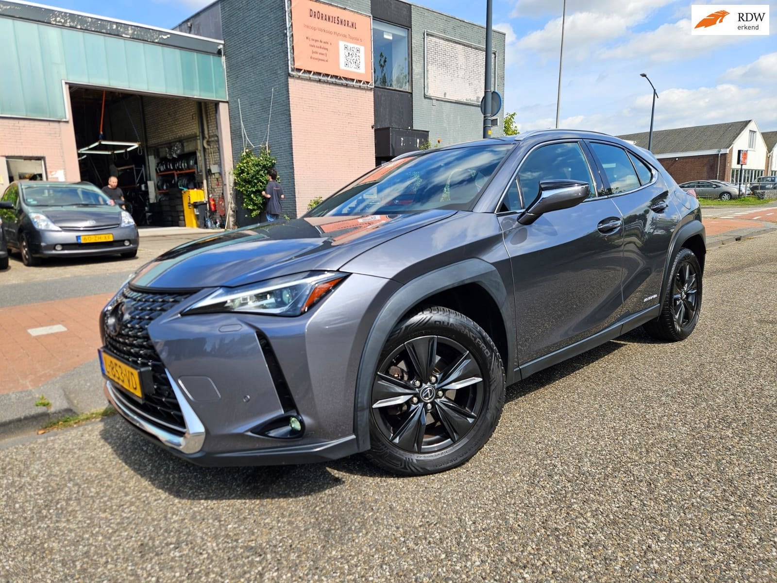 Lexus UX 250h Business Line Pro GARANTIE, Auto's, Gebruikt, 4 cilinders, Automatische klimaatregeling, 152 pk