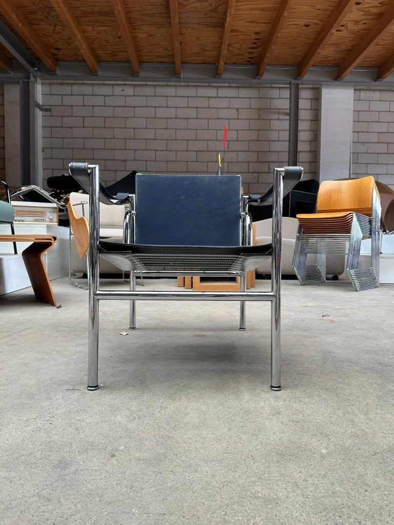Cassina LC1 fauteuil by Le Corbusier, Ophalen, Gebruikt, Minder dan 75 cm, Vintage