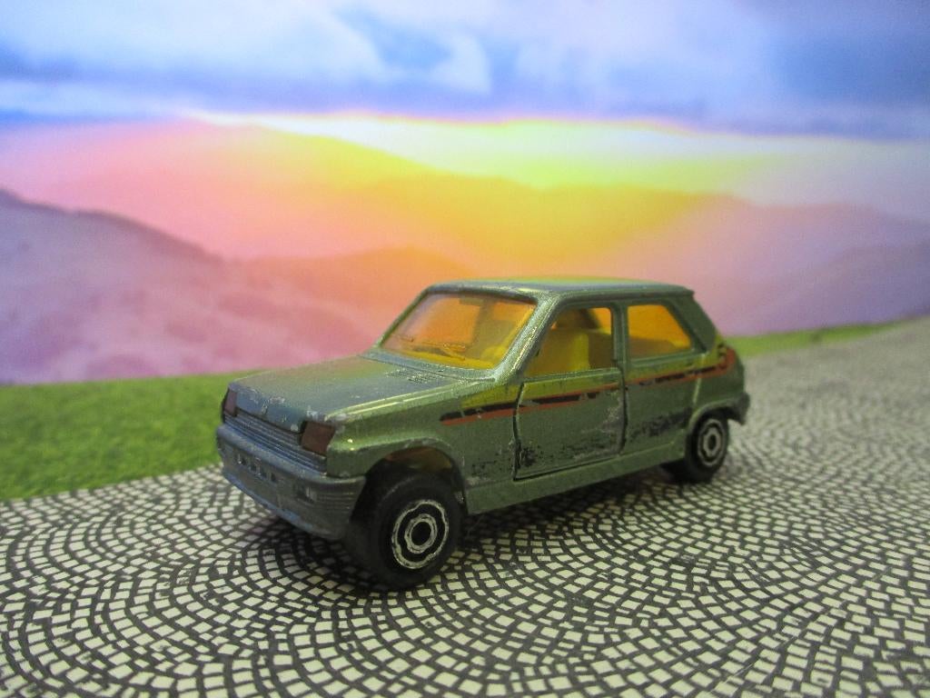 1:51 Renault 5 5-deurs- Majorette 280, Hobby en Vrije tijd, Modelauto's | Overige schalen, Ophalen of Verzenden, Gebruikt, Auto