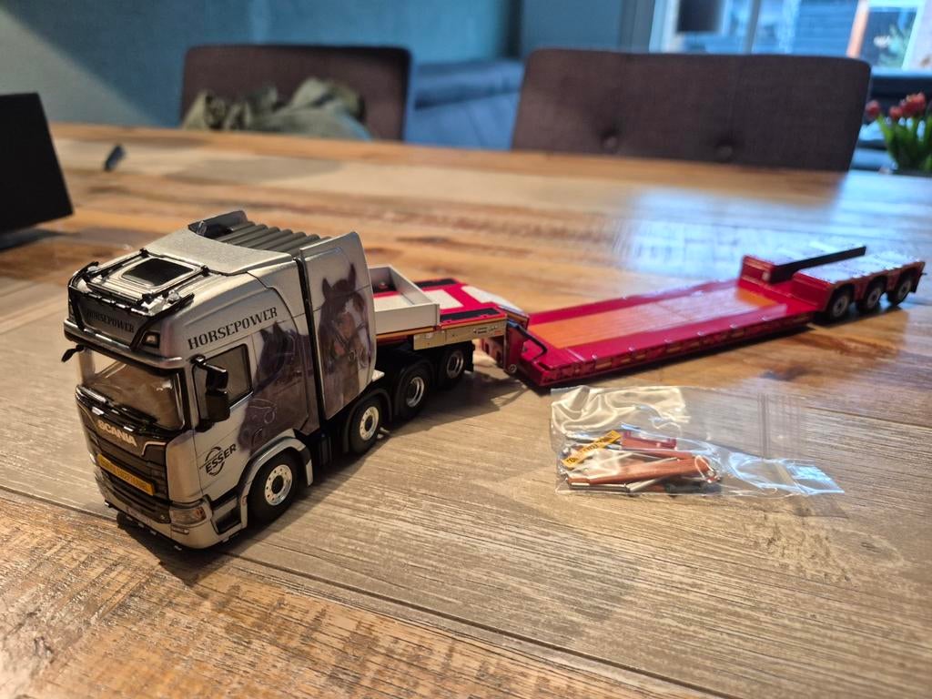 Esser Schwertransporte Scania V8 R660 Nooteboom Wsi, Hobby en Vrije tijd, Modelauto's | 1:50, Ophalen of Verzenden, Nieuw, Bus of Vrachtwagen