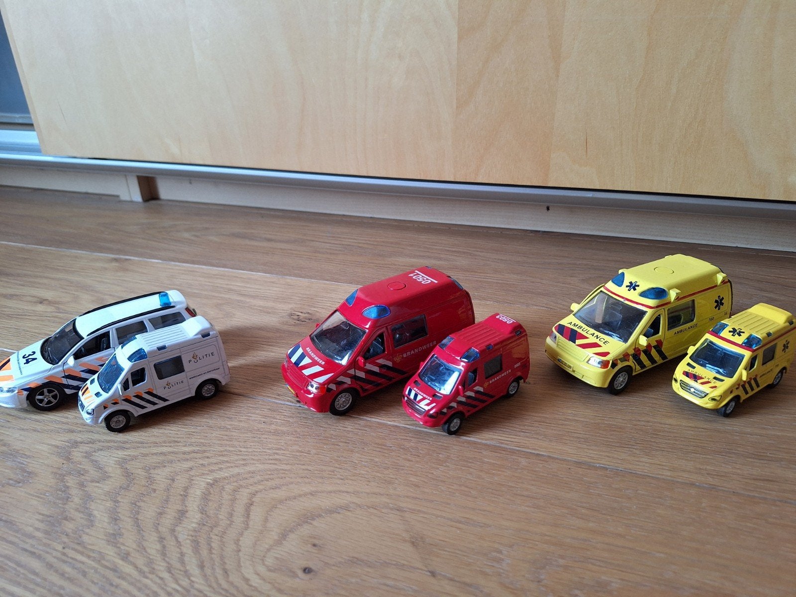 Modelauto Hulpdiensten, Hobby en Vrije tijd, Modelauto's | 1:32, Ophalen, Auto, Overige merken